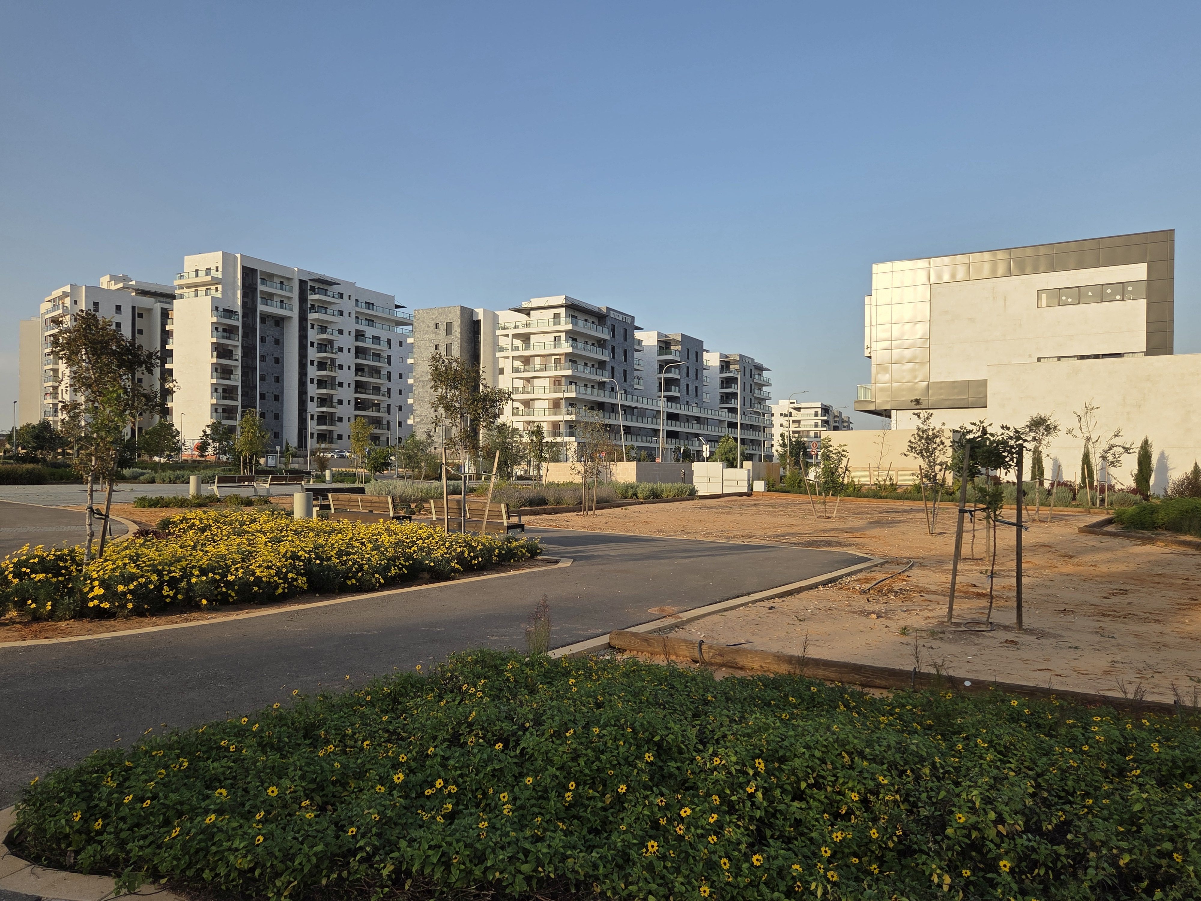 אול אין פרדס חנה – איכות חיים וביצוע מקצועי