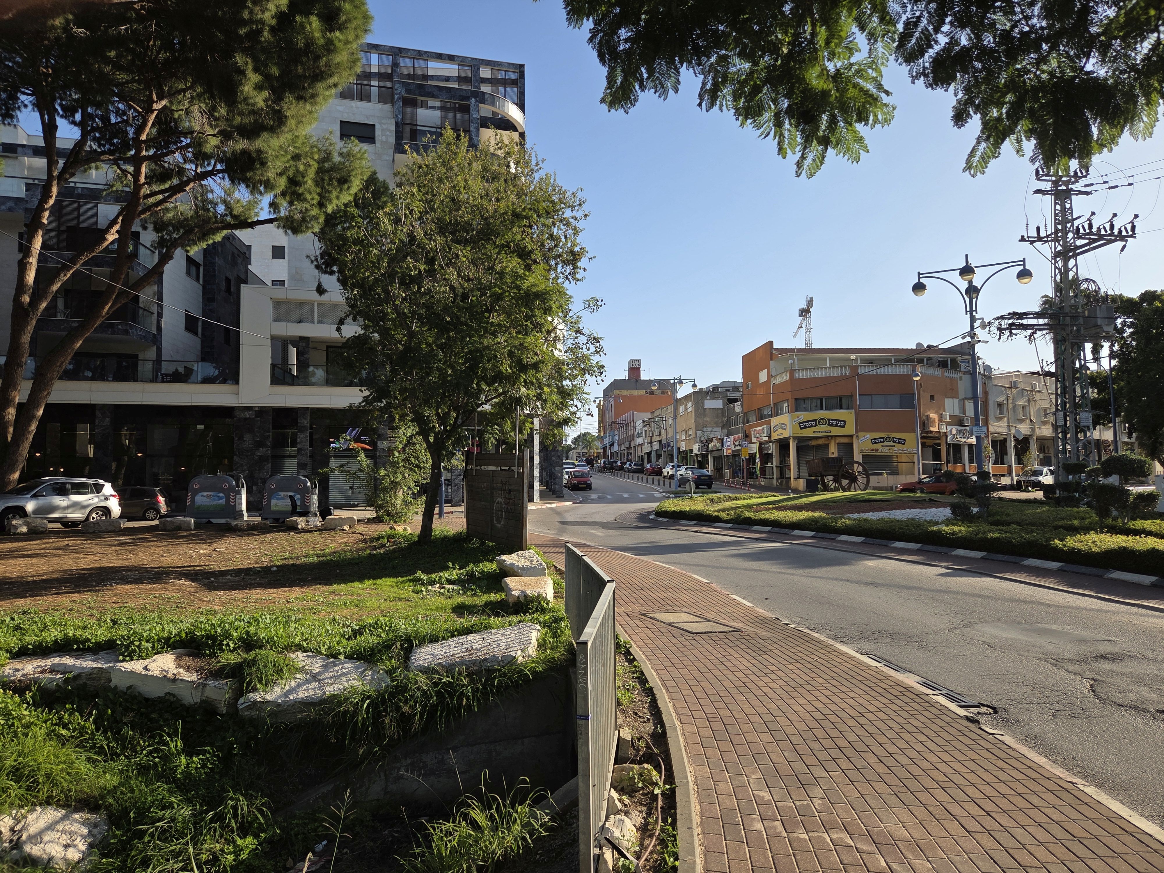 רחוב גלעד בפרדס חנה